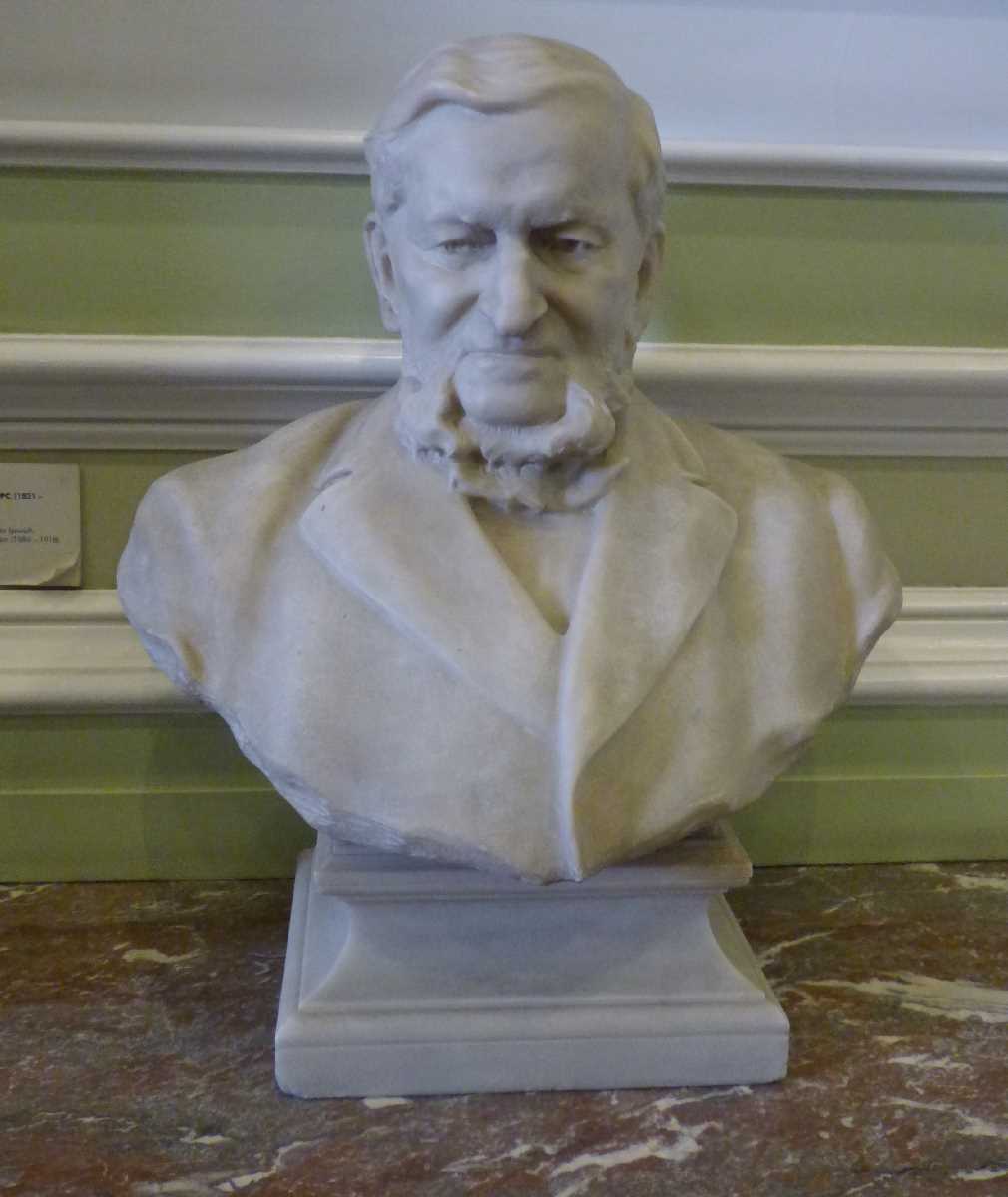 Busts, statues and portraits in the Birmingham Council House