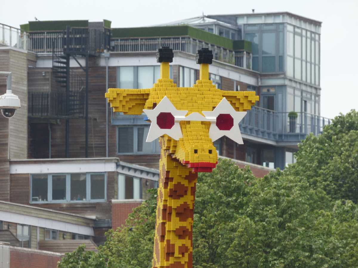 LEGO Elton John Giraffe
